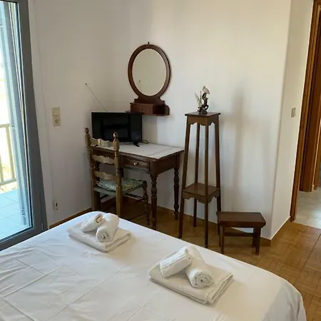 Cycladic Summer House With View レフケス